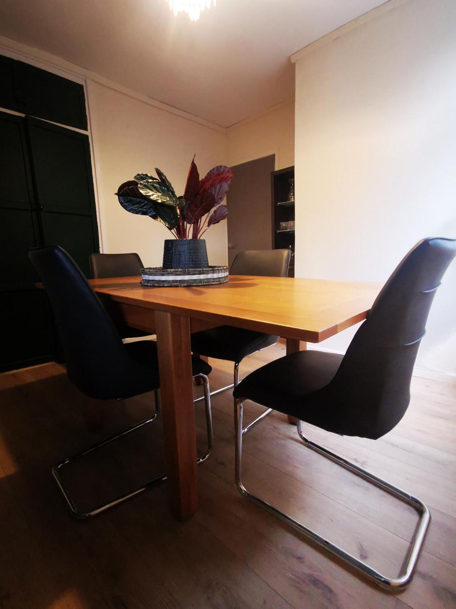 Entire 1 Bed Spacious Apartment, Private Balcony & Study Room Near City Whitehouse  Kültér fotó
